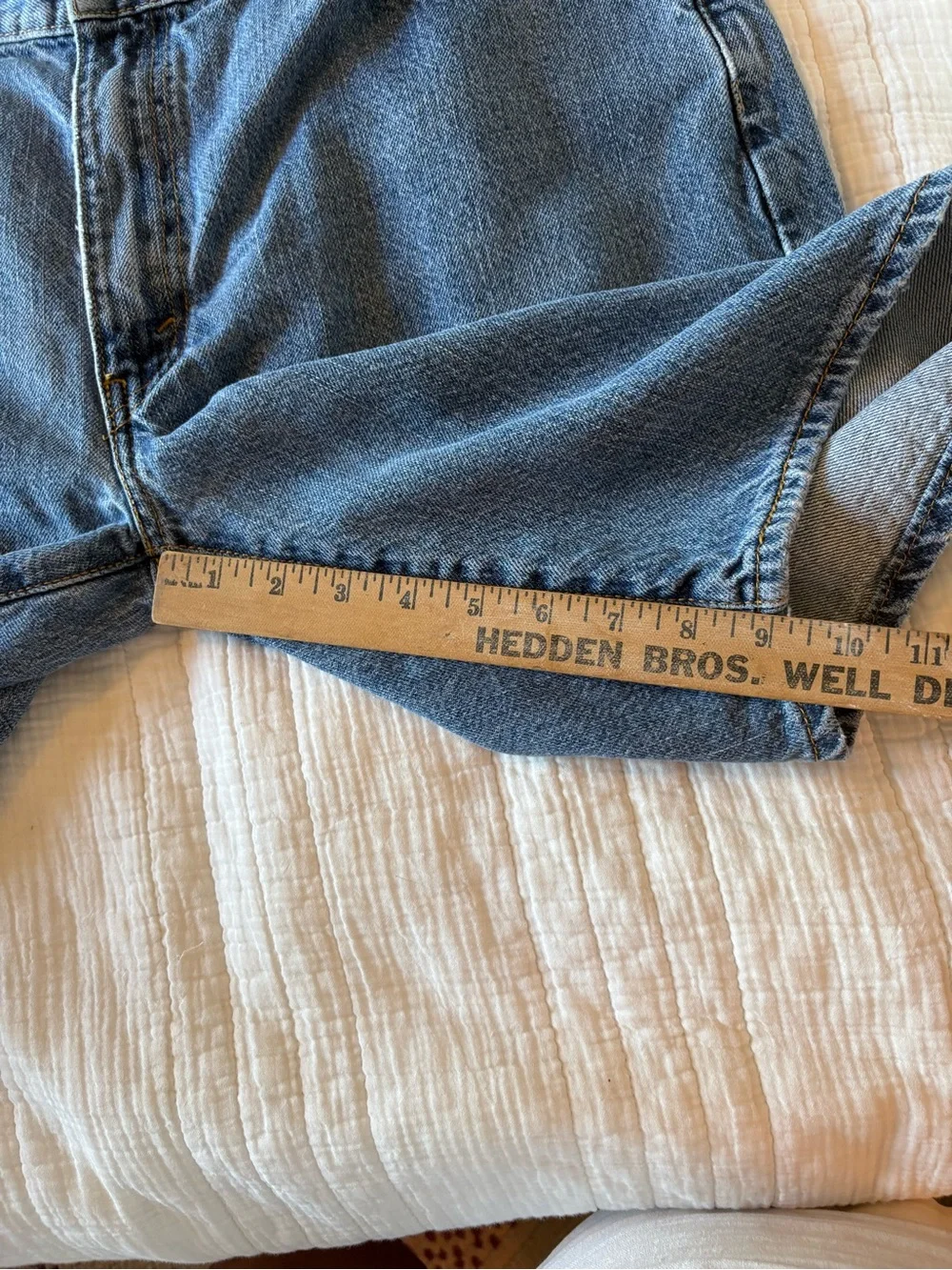 Levi’s Straight Fit Denim Shorts Jorts. Size 36.